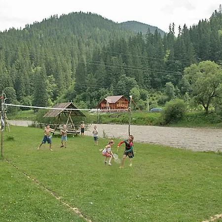 там де гори Casa de hóspedes Krivorovnya